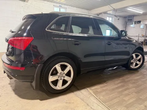 More photos of 2010 Audi Q5 3.2 quattro Prestige at 101 Motors, NJ