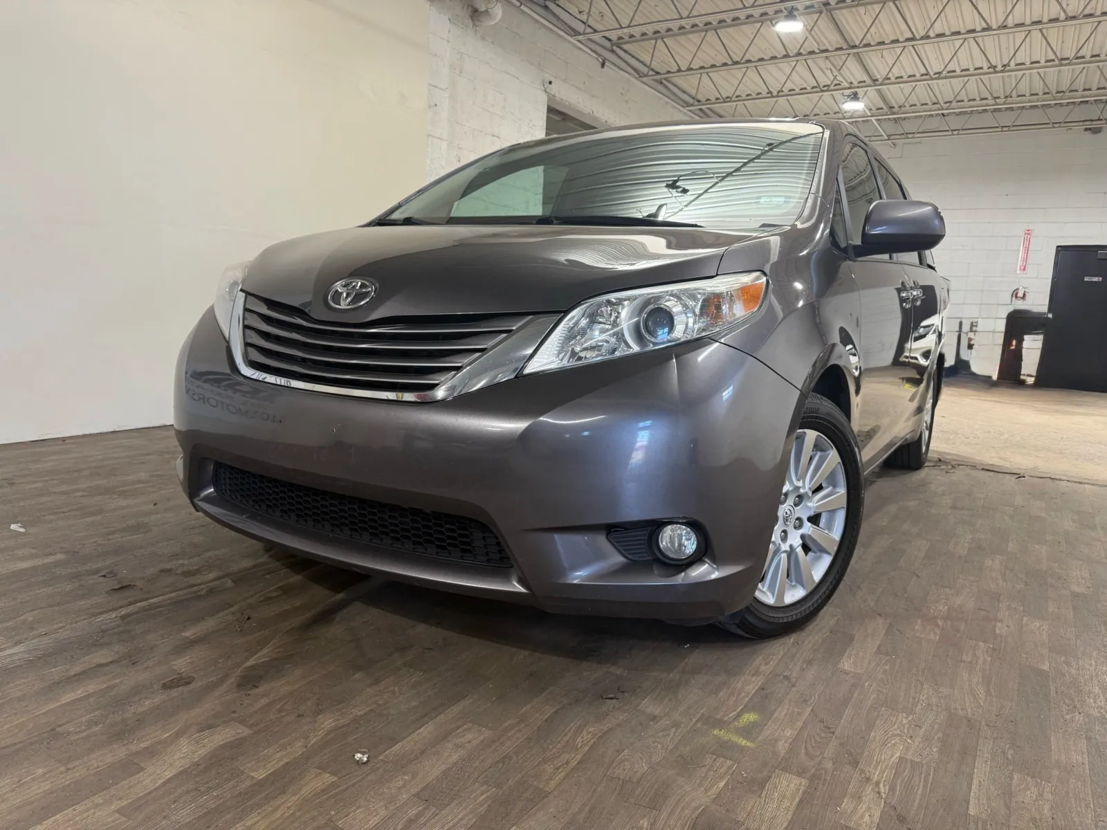 Gray 2015 Toyota Sienna XLE 7-Passenger for sale in Carlstadt, NJ