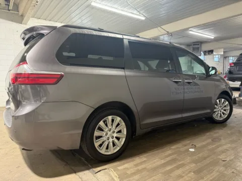 More photos of 2015 Toyota Sienna XLE 7-Passenger at 101 Motors, NJ