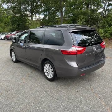 More photos of 2015 Toyota Sienna XLE 7-Passenger at 101 Motors, NJ