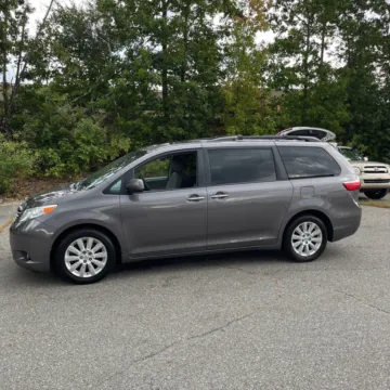Another view of 2015 Toyota Sienna XLE 7-Passenger for sale in Carlstadt, NJ at 101 Motors