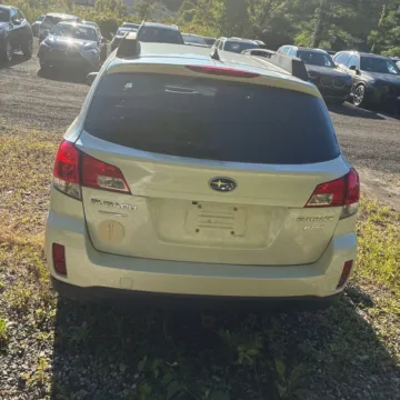 More photos of 2012 Subaru Outback 2.5i Limited at 101 Motors, NJ