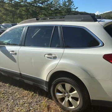 More photos of 2012 Subaru Outback 2.5i Limited at 101 Motors, NJ