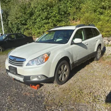 White 2012 Subaru Outback 2.5i Limited for sale in Carlstadt, NJ