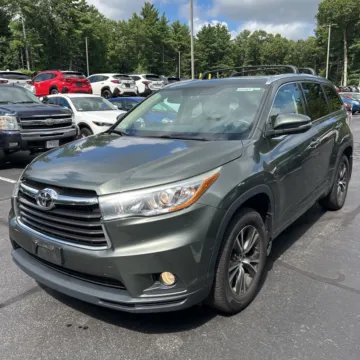 Green 2016 Toyota Highlander XLE for sale in Carlstadt, NJ