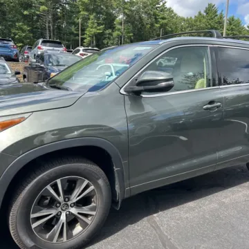Photos of 2016 Toyota Highlander XLE for sale in Carlstadt, NJ at 101 Motors