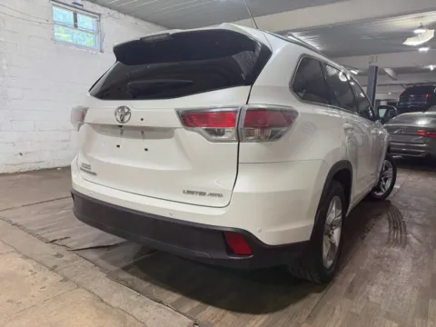 More photos of 2016 Toyota Highlander Limited at 101 Motors, NJ