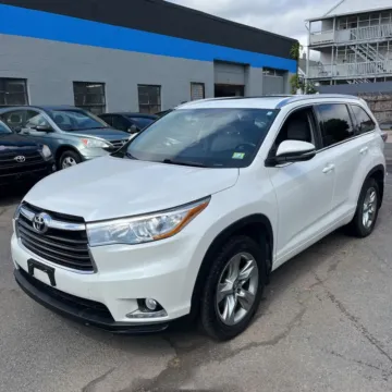 White 2016 Toyota Highlander Limited for sale in Carlstadt, NJ
