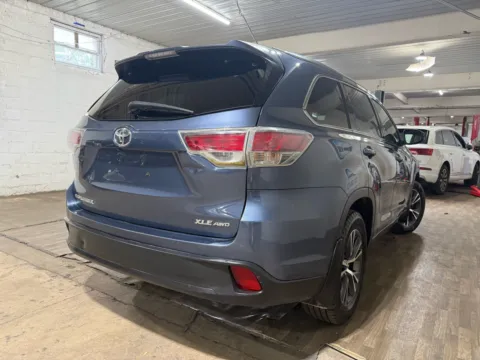 More photos of 2016 Toyota Highlander XLE at 101 Motors, NJ