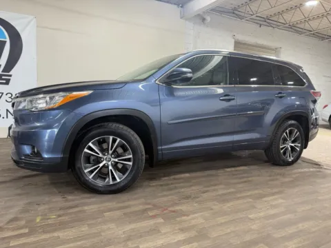 Photos of 2016 Toyota Highlander XLE for sale in Carlstadt, NJ at 101 Motors