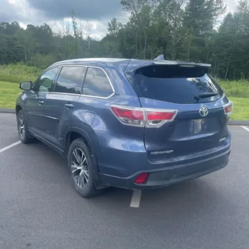 More photos of 2016 Toyota Highlander XLE at 101 Motors, NJ