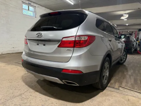More photos of 2016 Hyundai SANTA FE SE at 101 Motors, NJ