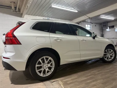 More photos of 2021 Volvo XC60 T5 Momentum at 101 Motors, NJ