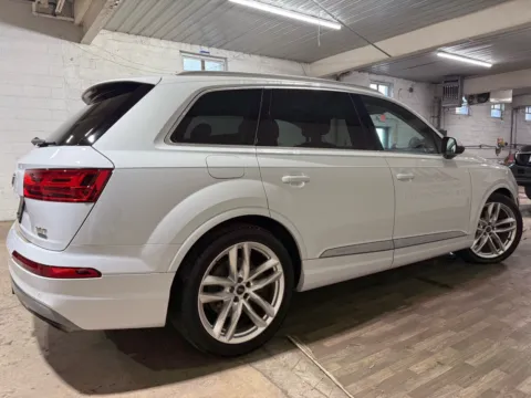 More photos of 2017 Audi Q7 3.0T quattro Prestige at 101 Motors, NJ