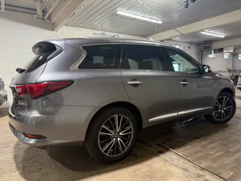 More photos of 2017 INFINITI QX60 at 101 Motors, NJ