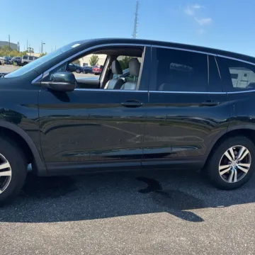 More photos of 2017 Honda Pilot EX-L at 101 Motors, NJ