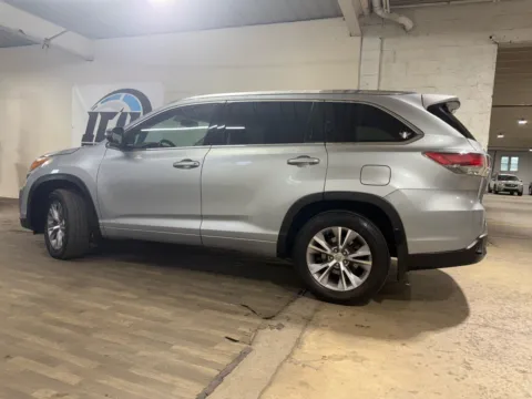 Another view of 2015 Toyota Highlander XLE V6 for sale in Carlstadt, NJ at 101 Motors