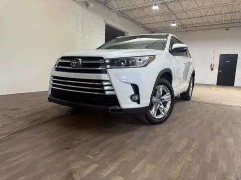 White 2017 Toyota Highlander Limited for sale in Carlstadt, NJ