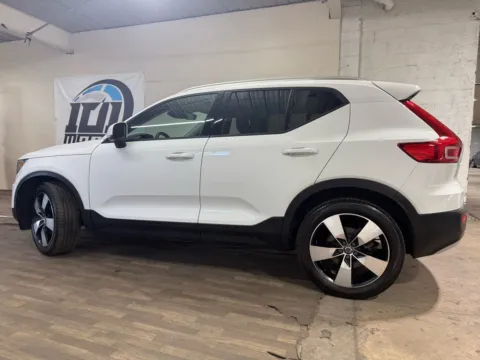 Another view of 2019 Volvo XC40 T5 Momentum for sale in Carlstadt, NJ at 101 Motors
