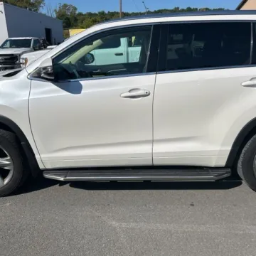 More photos of 2016 Toyota Highlander Limited Platinum V6 at 101 Motors, NJ