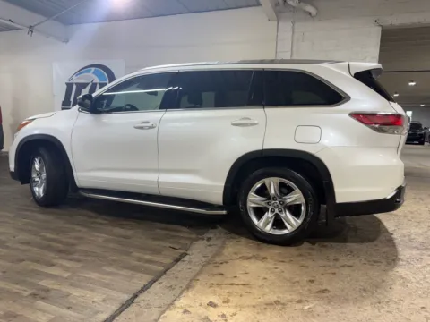 Another view of 2016 Toyota Highlander Limited Platinum V6 for sale in Carlstadt, NJ at 101 Motors