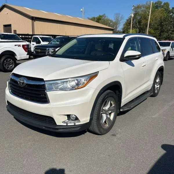 White 2016 Toyota Highlander Limited Platinum V6 for sale in Carlstadt, NJ