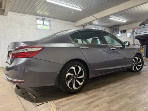 More photos of 2016 Honda Accord EX-L at 101 Motors, NJ