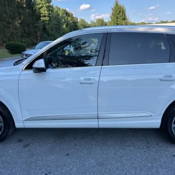More photos of 2017 Audi Q7 3.0T Premium at 101 Motors, NJ