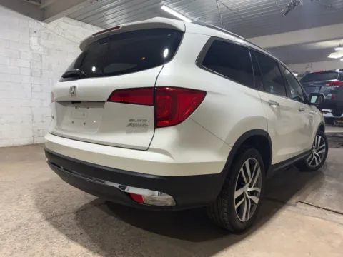 More photos of 2017 Honda Pilot Elite at 101 Motors, NJ