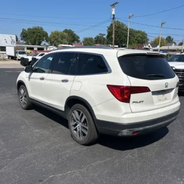 More photos of 2017 Honda Pilot Elite at 101 Motors, NJ