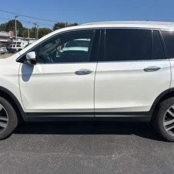 More photos of 2017 Honda Pilot Elite at 101 Motors, NJ