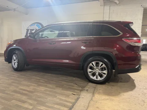 Another view of 2015 Toyota Highlander XLE V6 for sale in Carlstadt, NJ at 101 Motors