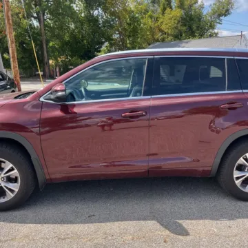More photos of 2015 Toyota Highlander XLE V6 at 101 Motors, NJ
