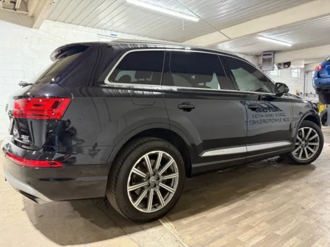 More photos of 2017 Audi Q7 3.0T Premium at 101 Motors, NJ