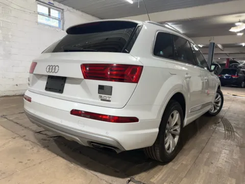 More photos of 2018 Audi Q7 3.0T Premium at 101 Motors, NJ