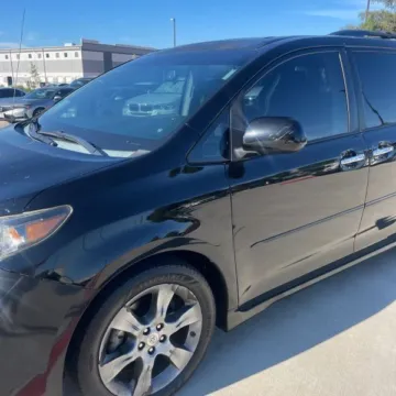 Photos of 2013 Toyota Sienna SE 8 Passenger for sale in Carlstadt, NJ at 101 Motors