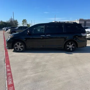 Another view of 2013 Toyota Sienna SE 8 Passenger for sale in Carlstadt, NJ at 101 Motors