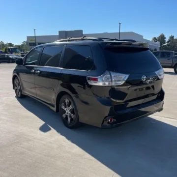 More photos of 2013 Toyota Sienna SE 8 Passenger at 101 Motors, NJ