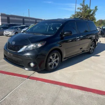 Black 2013 Toyota Sienna SE 8 Passenger for sale in Carlstadt, NJ