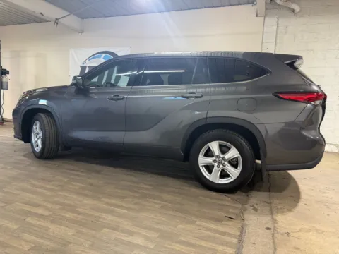 Another view of 2022 Toyota Highlander LE for sale in Carlstadt, NJ at 101 Motors