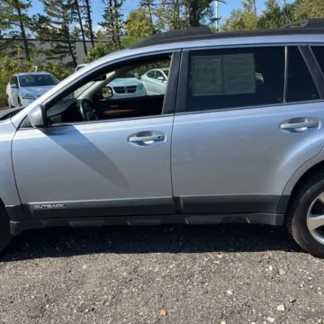 More photos of 2014 Subaru Outback 2.5i Limited at 101 Motors, NJ