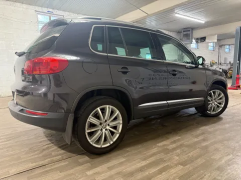More photos of 2016 Volkswagen Tiguan SE at 101 Motors, NJ
