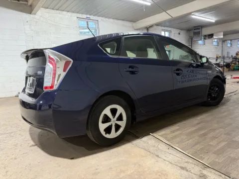 More photos of 2015 Toyota Prius Three at 101 Motors, NJ