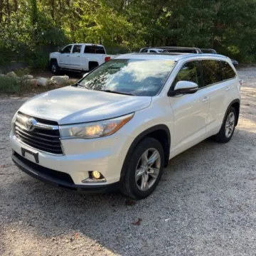 White 2015 Toyota Highlander Limited V6 for sale in Carlstadt, NJ