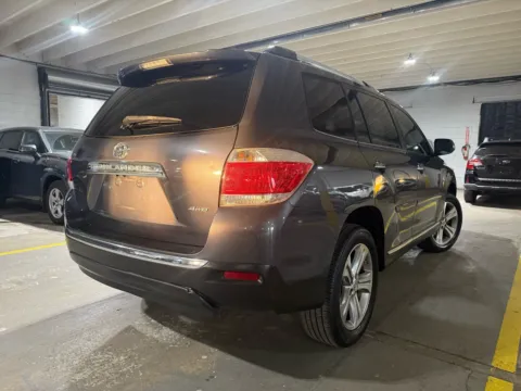 More photos of 2011 Toyota Highlander Limited V6 at 101 Motors, NJ