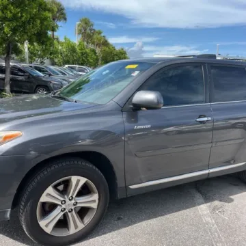 Photos of 2011 Toyota Highlander Limited V6 for sale in Carlstadt, NJ at 101 Motors