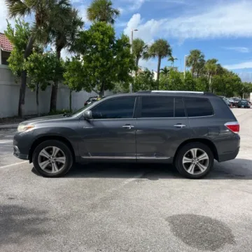 Another view of 2011 Toyota Highlander Limited V6 for sale in Carlstadt, NJ at 101 Motors