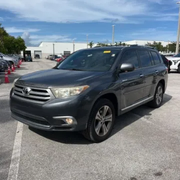 Gray 2011 Toyota Highlander Limited V6 for sale in Carlstadt, NJ