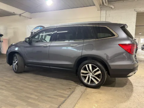 Another view of 2017 Honda Pilot Elite for sale in Carlstadt, NJ at 101 Motors