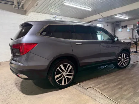 More photos of 2017 Honda Pilot Elite at 101 Motors, NJ